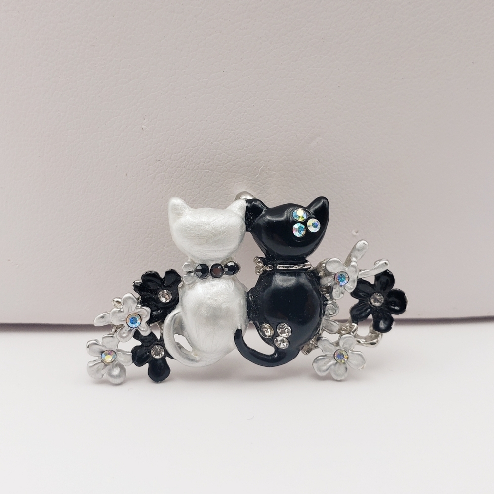 2 Kitties Black/Silver Friends For Life Brooch Silver Tone